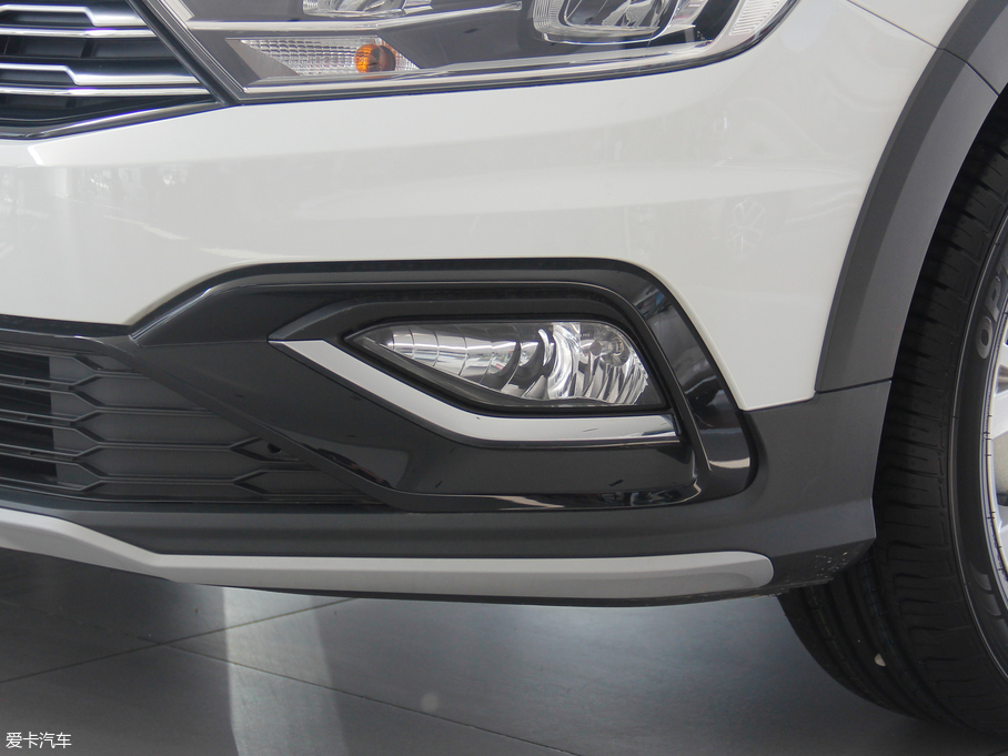 2018εI(lng) 230TSI քm