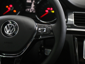 2018230TSI DSGm п؅^