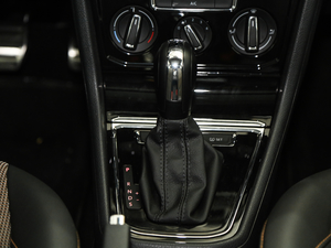 2018230TSI DSGm п؅^