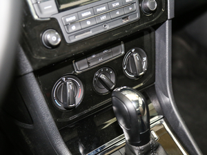 2018230TSI DSGm п؅^