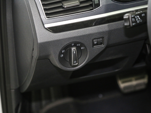 2018230TSI DSGm п؅^