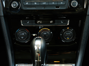 2018230TSI DSGA п؅^