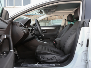 2018款1.8TSI 豪华型 前排空间