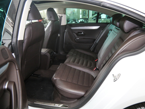 2018款2.0TSI 豪华型 后排空间