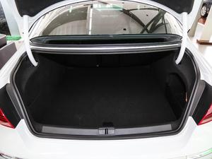 2018款2.0TSI 豪华型 行李厢空间