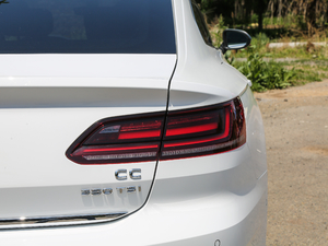 2019款380TSI 曜颜版 国V 尾灯