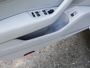 2019380TSI  V ǰTg