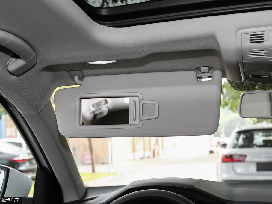 2018T-ROC̽ 280TSI DSGm