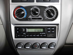 2011款A+ 1.0L 手动经济版 中控区