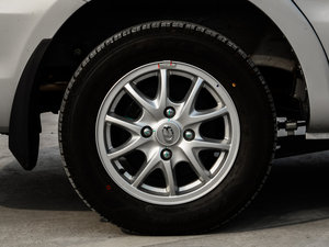 2015款1.5L 手动公务舱 轮圈