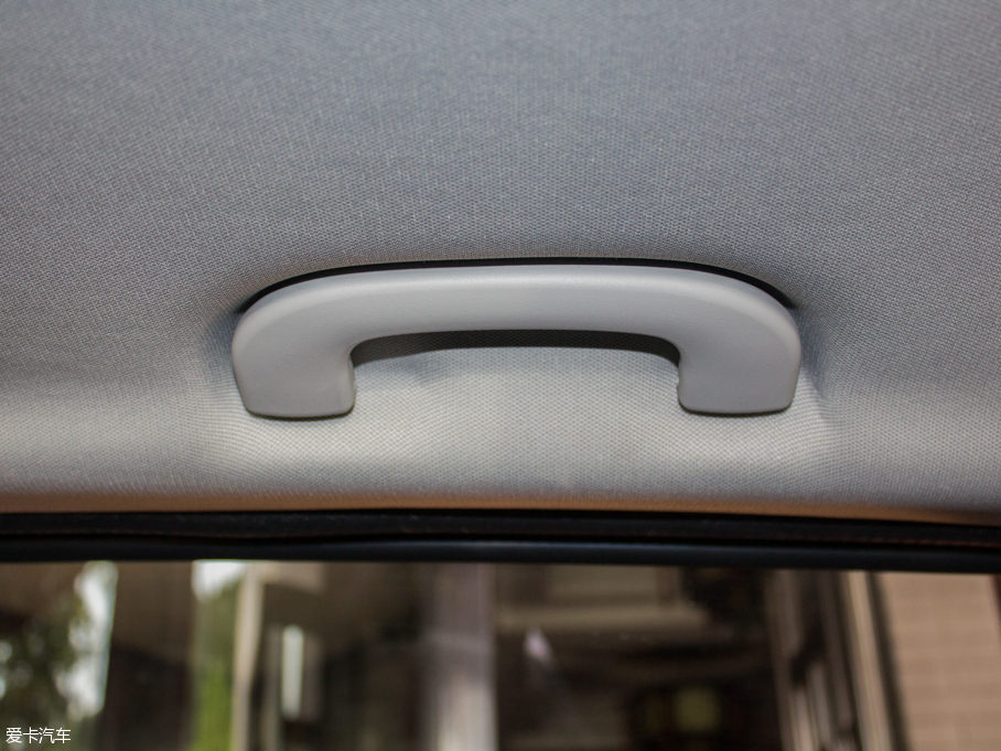 2016�����Q25 1.5L �ԄӘ��۰�