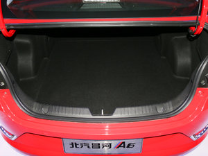 2018款1.5L CVT尊贵版 行李厢空间