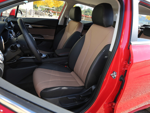 2018款1.5L CVT尊贵版 主驾驶座椅