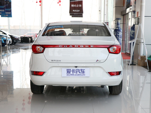2018款1.5L 手动尊贵版 正后	