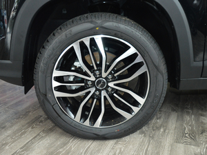 2018款1.5T 手动舒适型 5座 轮圈