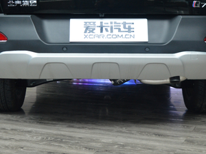 2018款1.5T 手动舒适型 5座 排气管