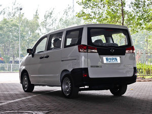 2011款1.5L 手动标准版 7座 左后45度