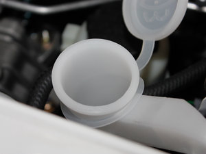 2011款1.5L 手动标准版 7座 其它