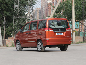2013款1.5L 手动舒适版 7座 国V 左后45度