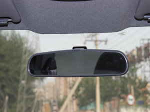 2013款1.5L 手动舒适版 7座 国V 车内后视镜