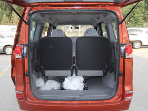 2013款1.5L 手动舒适版 7座 国V 行李厢空间