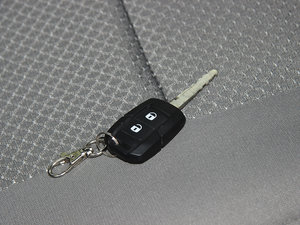 2013款1.5L 手动舒适版 7座 国V 车钥匙