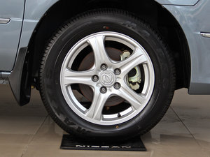 2013款1.6L 手动舒适型7座 国V 细节外观
