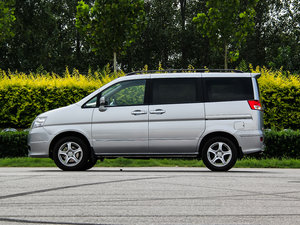 2014款1.6L 手动豪华型7座 国IV  正侧（左）