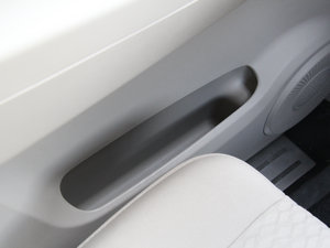 2014款1.6L 手动豪华型7座 国IV  空间座椅