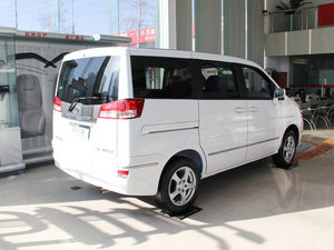 2014款1.6L 手动舒适型7座 国V  整体外观