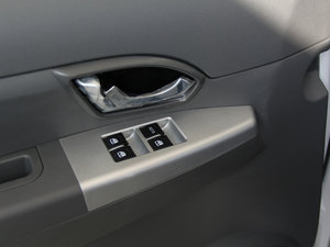 2014款1.6L 手动舒适型7座 国V  主驾车窗控制区	