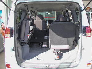 2014款1.6L 手动舒适型7座 国V  行李厢空间