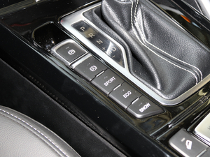 2019款1.6T 运动版 中控区