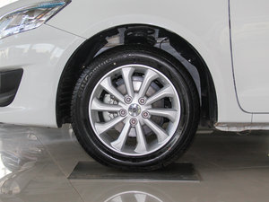 2016款1.6L 手动运动智能型 轮圈