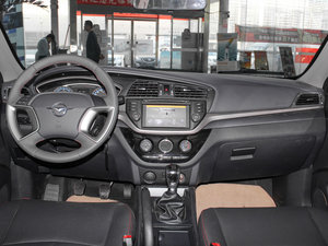 2016款1.6L 手动运动智能型 内饰全景