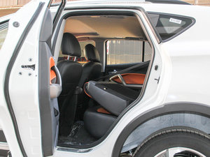 2016款1.6L 手动智能豪华型科技版 后排座椅放倒