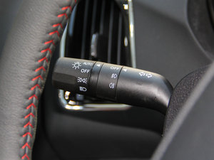 2016款1.6L 手动智能豪华型科技版 中控区