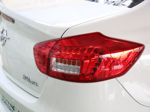 2017款1.5T CVT豪华型 尾灯