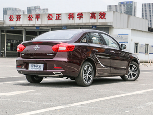2017款1.6L 手动舒适型 整体外观