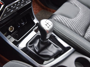 2017款1.6L 手动豪华型 换挡杆