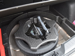 2017款1.6L 手动豪华型 备胎