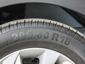 2017款1.6L 手动尊贵型 轮胎尺寸
