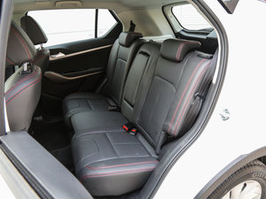 2017款1.6L 手动尊贵型 后排座椅