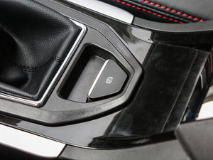 2017款1.6L 手动尊贵型 驻车制动器