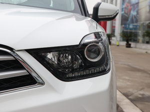 2017款1.6L 手动豪华型 大灯
