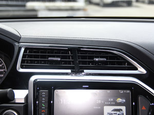 2017款1.6L CVT旗舰型 空调出风口