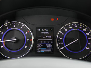 2017款1.6L CVT旗舰型 中控区