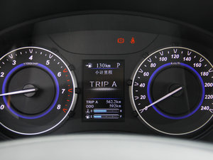 2017款1.6L CVT旗舰型 中控区