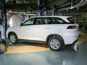 2020款1.5T 自动精英型 正侧（左）