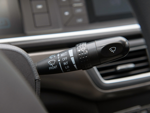 2020款1.5L 手动创业型 中控区